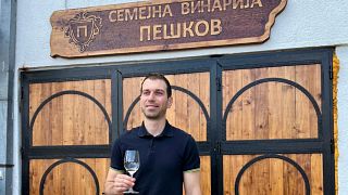 Degustação de vinhos na vinícola Peshkov