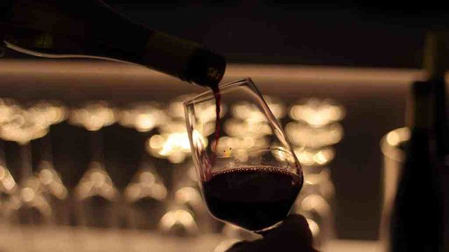 Degustazione di vini e tour presso le cantine e l'enoturismo El Peco