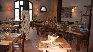 Passeios nos vinhedos, degustação de vinhos e produtos típicos do território na Azienda Agricola Al di là del Fiume