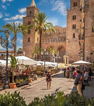 Cefalu Food and Drink 2h Walking Tour on rooftops, prime locations