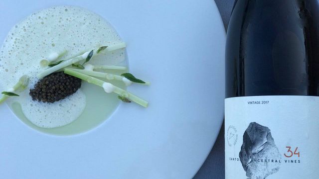 Experiencia de cata de vinos y maridaje de comida Summer Vibes en la bodega Artemis Karamolegos