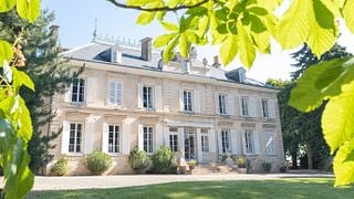 Château des Ravatys: A Historic Winery in Beaujolais