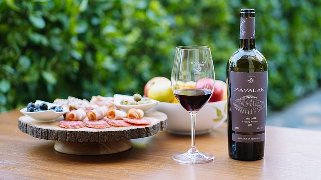 Cata y visita de vinos populares en la bodega SAVALAN - ASPI