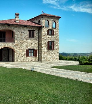 Manfredi - Bricco Rosso Winery