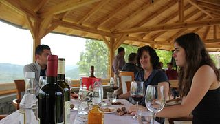 Berat 4x4 Offroad & Weinprobe im Weingut Malinat Village 