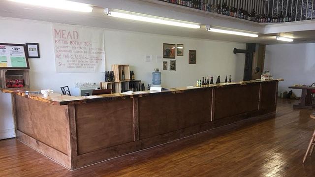 Cata de vinos y visita guiada en Great Mead Hall