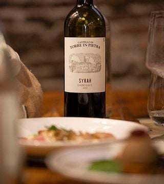 Winery visit , wine tasting and lunch