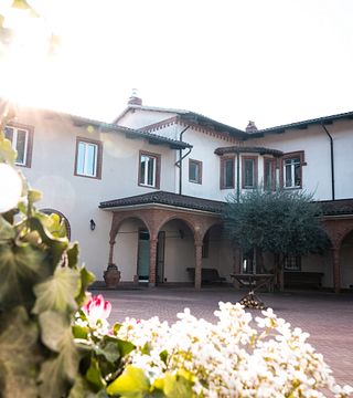Visita del Monasterio y Cata de Vinos con Quesos Artesanos en Cella Grande