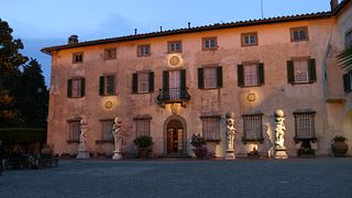 Visite des caves de Tenuta Di Capezzana