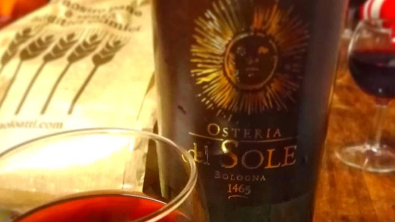 Tour histórico de vinhos em Bolonha