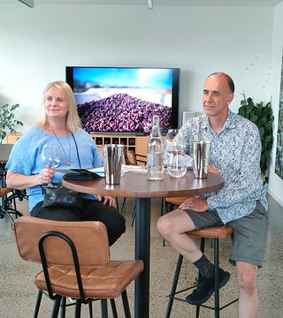 Visita privada a una bodega en Martinborough con un educador de vinos cualificado.  
