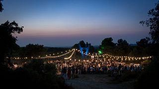Colazione tipica catalana con degustazione di vini in una cantina artistica al Mas Blanch I Jové