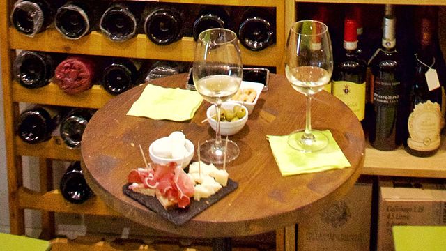 Dégustation de 6 vins italiens raffinés, charcuteries et fromages