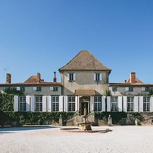 Disfrute de una estancia de lujo con una magnífica vista de los viñedos en el Château de Paraza