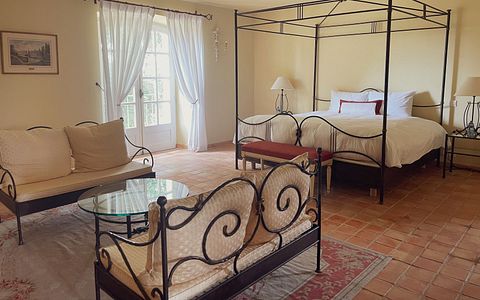 Dégustation de vins et nuit en suite au Château les Crostes