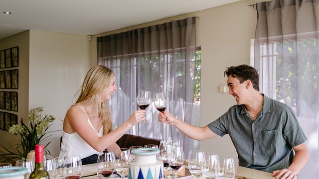 Vinos Tulloch: cata de vinos acompañada de chocolates locales hechos a mano