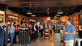Cata y visita de vinos en Bodega Familia Deicas