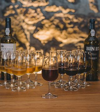 Porto: Fonseca Port Wine Cellar with visit, tasting and Fado Show