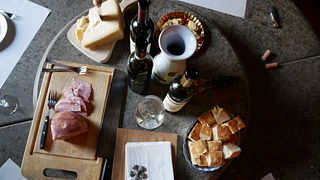 Degustação de vinhos "Amicizia" com 4 vinhos e harmonização de comidas | Lodi Corazza