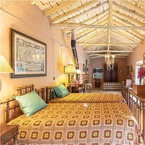 Bed, Wine, and Breakfast at Fabrica de Hojalata