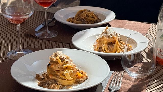 Winery Visit, Cooking Class, Wine Tasting & Lunch