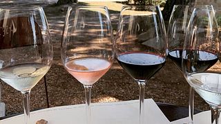 Weinprobe in der Cave Les Deux Cimes