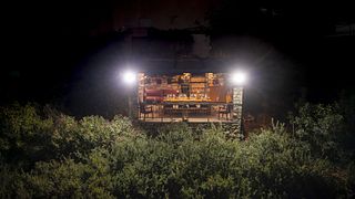 Experiencia única de cata de vinos en el interior de un desfiladero de Creta