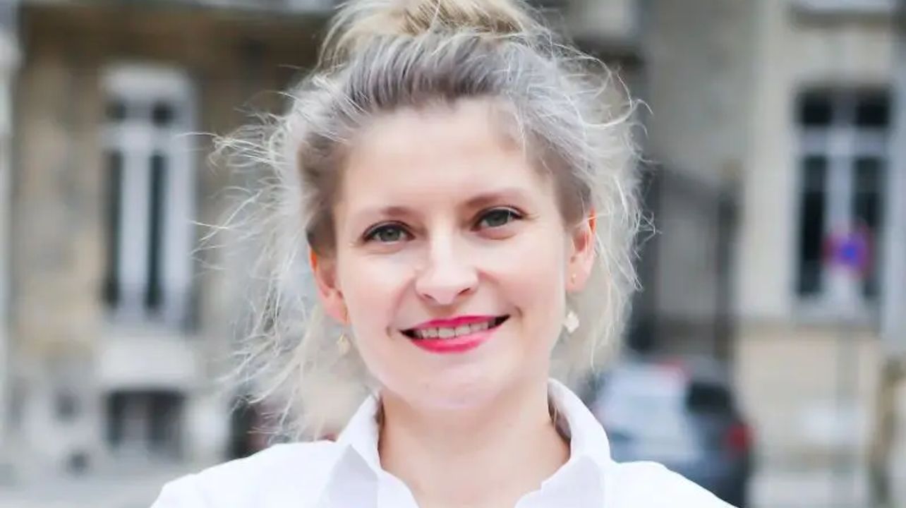 Paulina Sanders — The Art of Sabrage & Champagne Experience