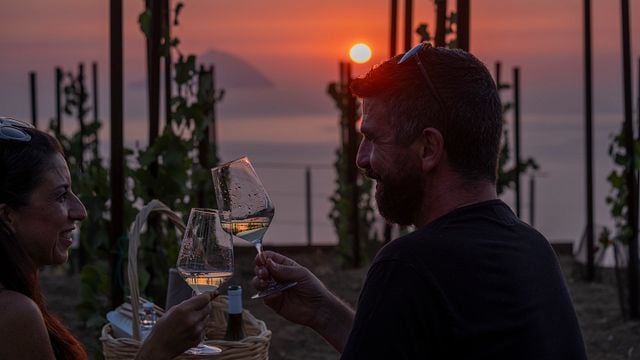 Sicilian Sunset Vineyard Picnic at Castellaro
