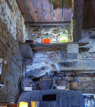 Esperienza di cantina tradizionale con degustazione di vini