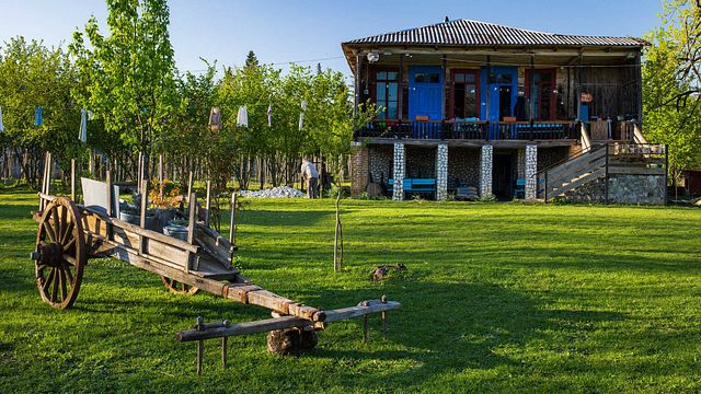 Cata de vinos y visita guiada en Oda Family Marani