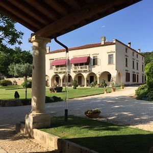 Ferme prestigieuse dans la cave avec piscine de la cave La Pria