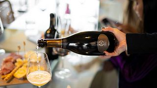 NATIVO: Degustação de vinhos (DOCG/Reserva/Método Clássico) com prato de presunto e queijo local | Feudo Antico