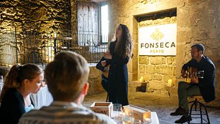 Visita della cantina, degustazione e spettacolo di fado a Fonseca