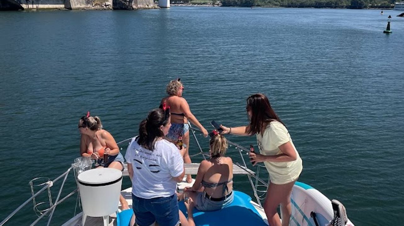 Cata de vino de Oporto en un paseo en barco