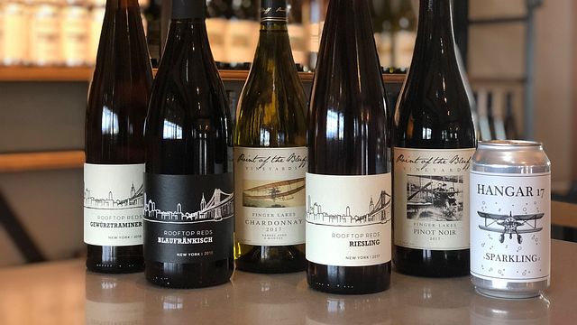 Vinprovning och rundtur på Point Of The Bluff Vineyards