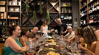 Saborea Andalucía en Málaga: 5 vinos, embutidos y quesos ibéricos