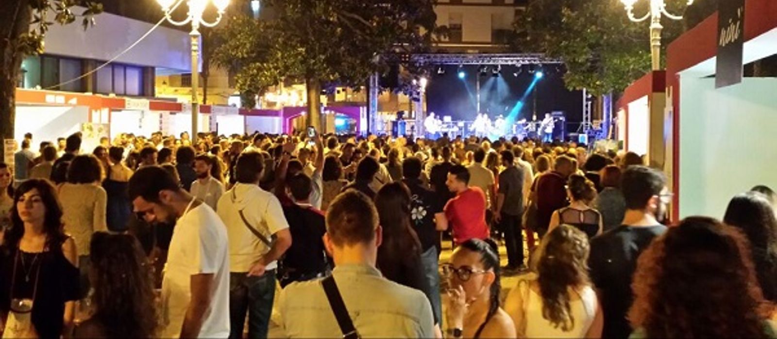 Negroamaro-piazza-vittoria-2015