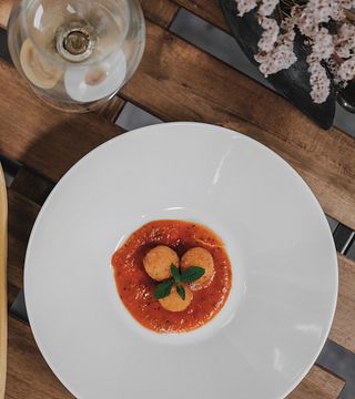 Sunset tour, wine tasting and dinner at Etna Urban Winery