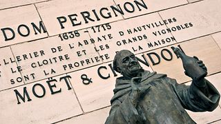 Cata de Moet et Chandon y divertido tour privado en Champagne