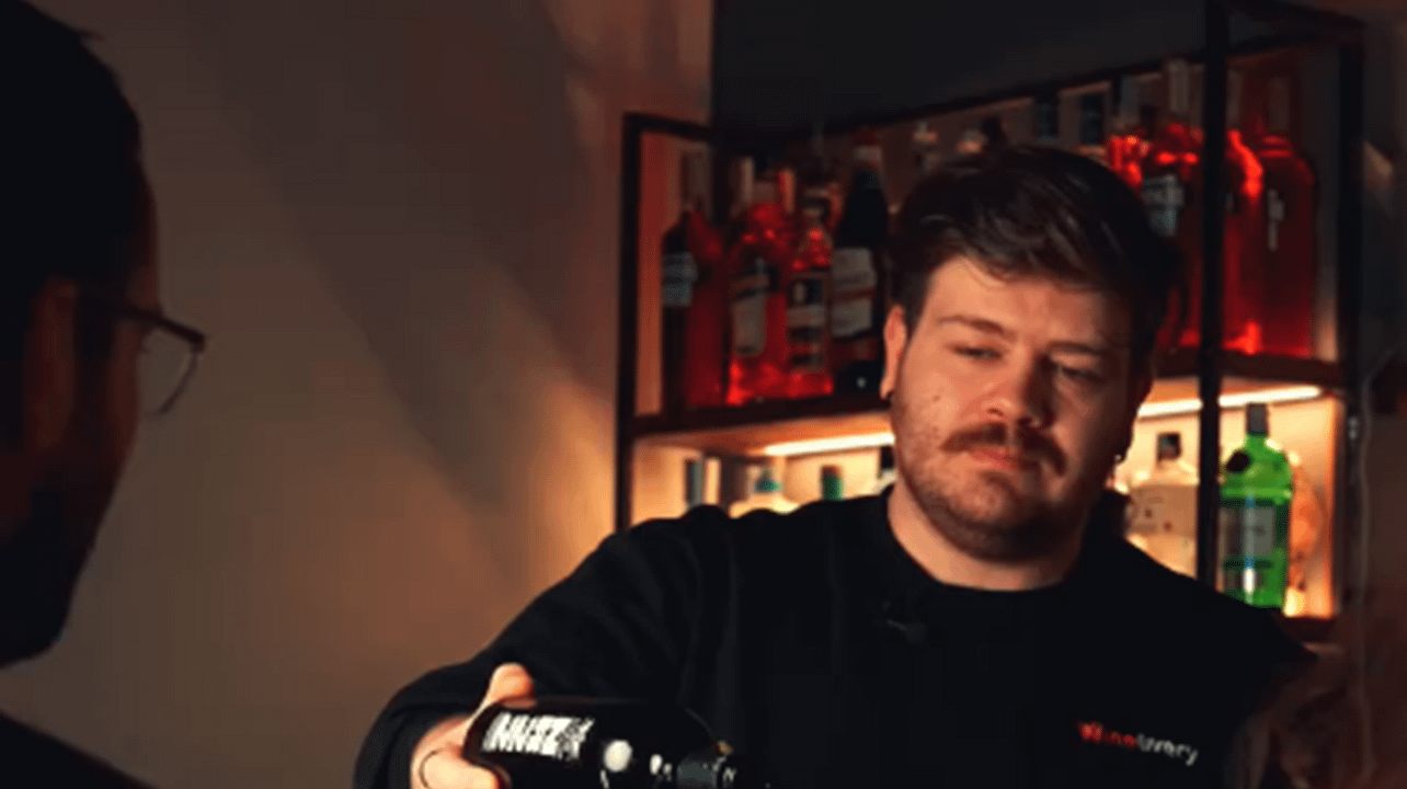 Turin: Geführte regionale Weinprobe und Weinplatte in der Nähe des Ägyptischen Museums