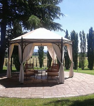 Degustação de vinhos com harmonização de comidas em San Ferdinando