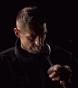 Upptäck Genèves vinarv genom en vinprovning med fem viner