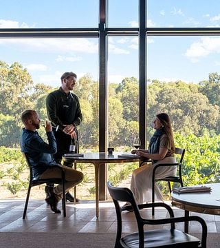St Hugo & Riedel Masterclass e experiência gastronômica 