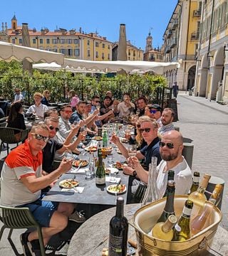 Recorrido gastronómico con almuerzo con maridaje de vinos