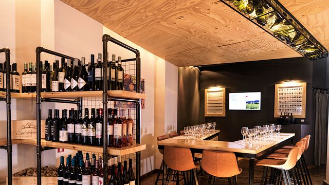 Central Greece Wine Journey: Tastes & Terroir