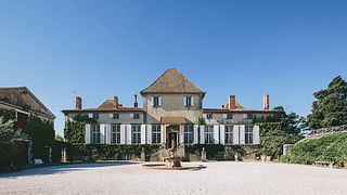 Disfrute de una estancia de lujo con una magnífica vista de los viñedos en el Château de Paraza