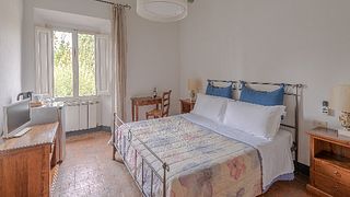 "Classic" Double Room in the Heart of Chianti